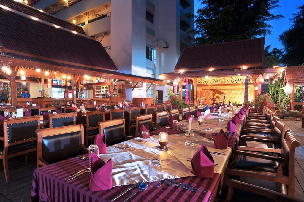 Maeyom Palace Hotel Phrae Exterior foto