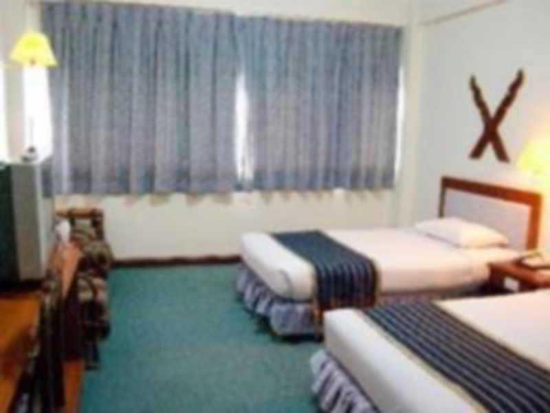 Maeyom Palace Hotel Phrae Exterior foto